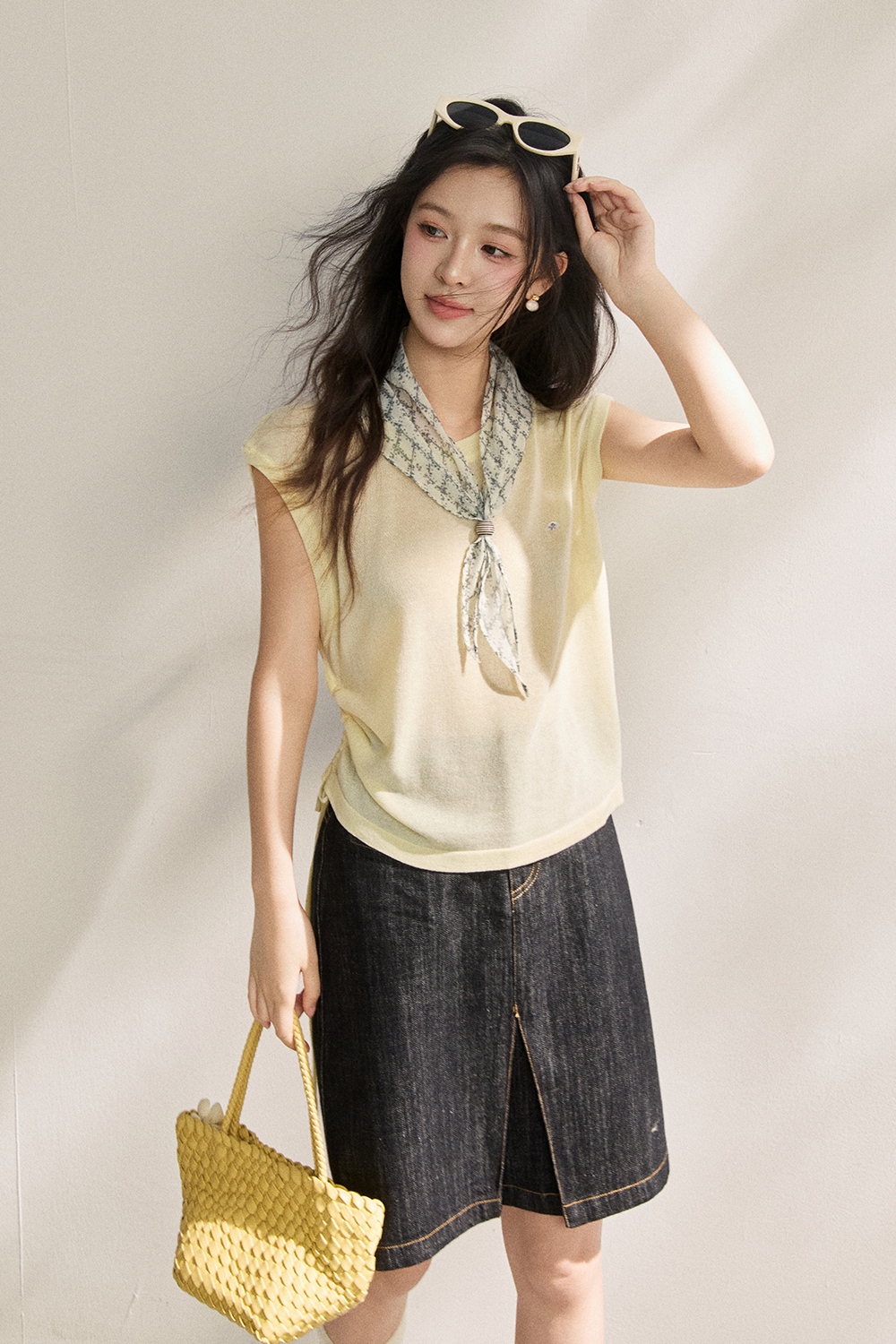 T-shirt+Silk Scarf for Women