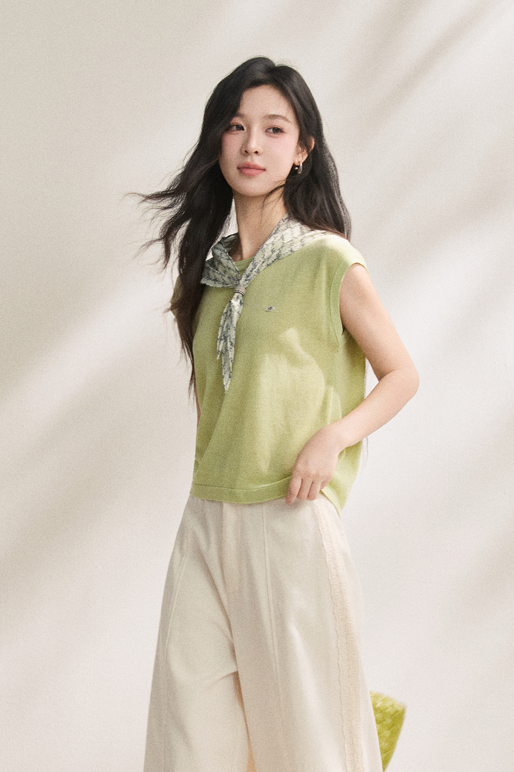 T-shirt+Silk Scarf for Women